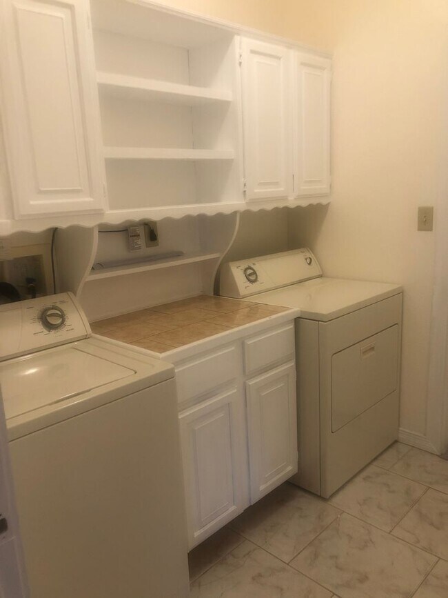 Foto del edificio - Beautiful 3 bedroom 3 bath home!