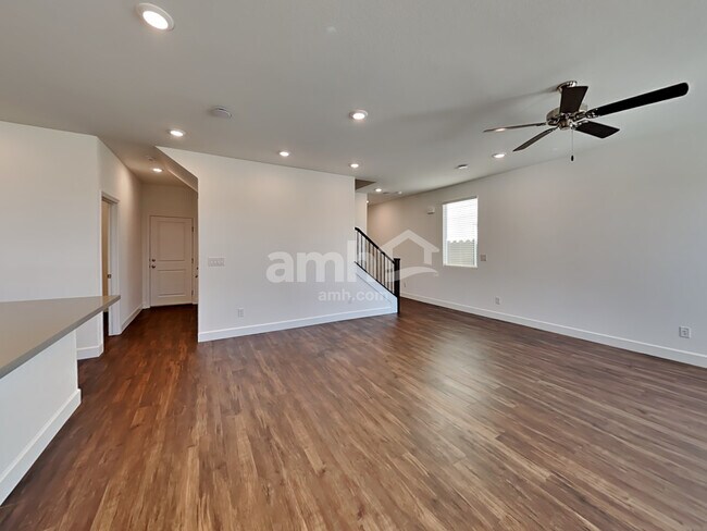 Foto del edificio - 8817 Tiger Tooth Ave