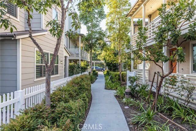 Building Photo - 66 Marisol St
