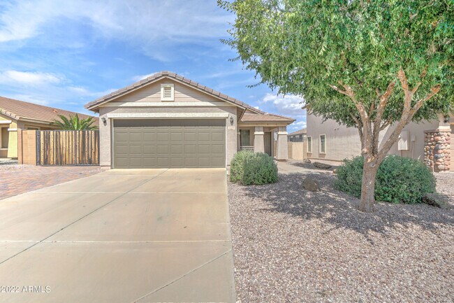Building Photo - 2470 W Sawtooth Way