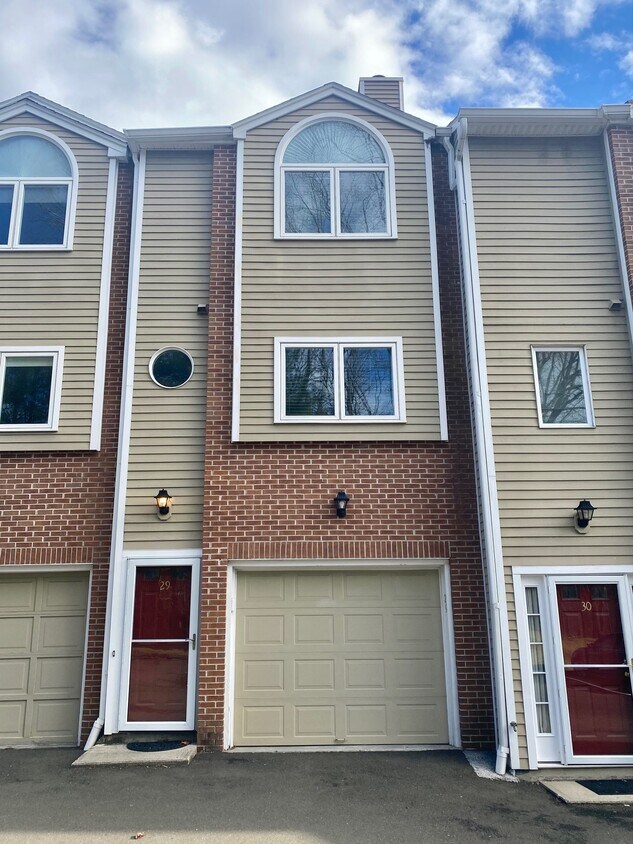 7 Seir Hill Rd Unit 29, Norwalk, CT 06850 Condo for Rent in Norwalk, CT