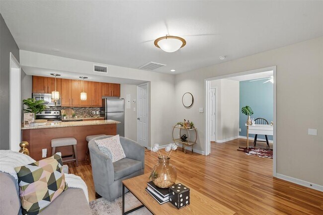 Foto del edificio - 7685 Northcross Dr