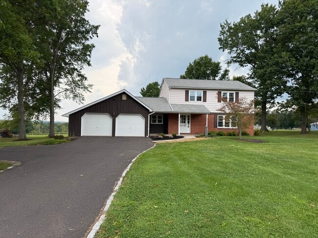 Building Photo - 223 Orchard Ln