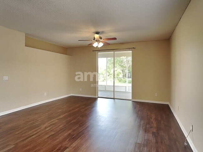 Foto del edificio - 990 Riviera Point Dr