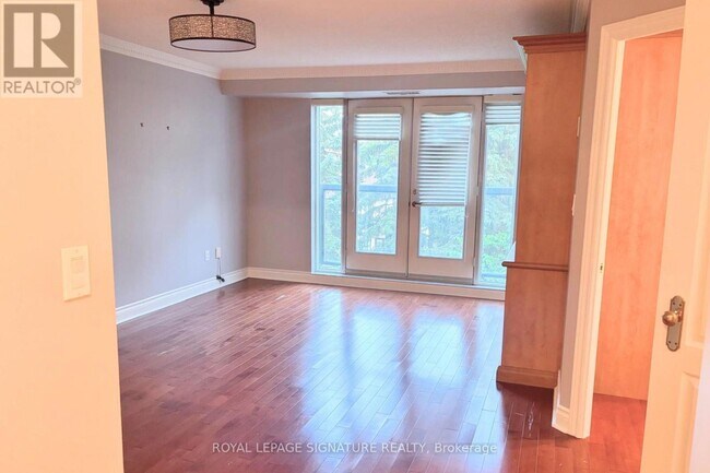 Photo du bâtiment - 800-800 Spadina Rd