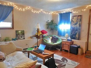 Building Photo - 122 Central St