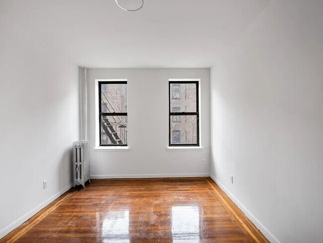 Foto del edificio - 225 E 202nd St