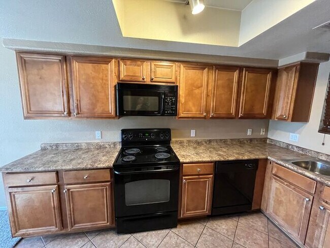 Building Photo - READY TO VIEW NOW! Beautiful 3 Bed 2 Bath ...