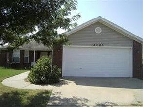 Building Photo - 2705 SW Huron Ct