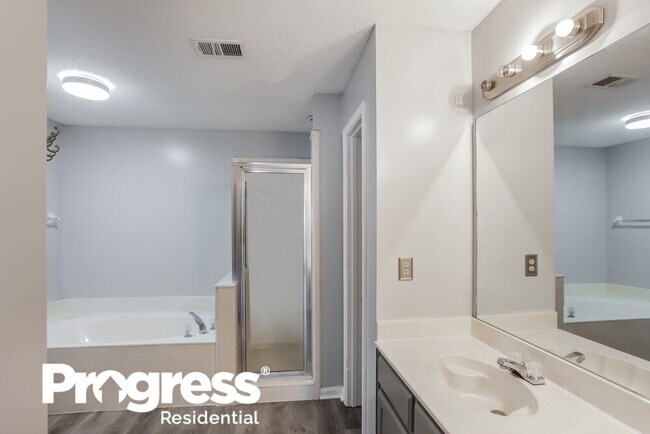 Building Photo - 6119 Independence Cove