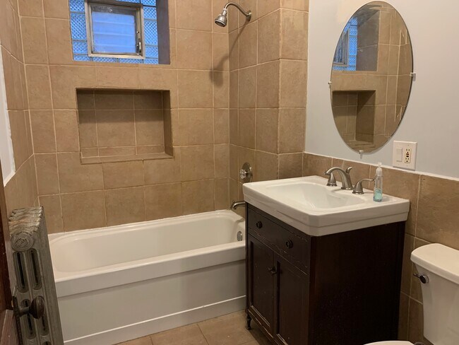 Foto del edificio - 3040 N Haussen Ct