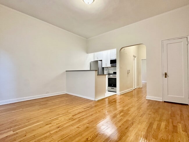 Building Photo - 328 W 83rd St