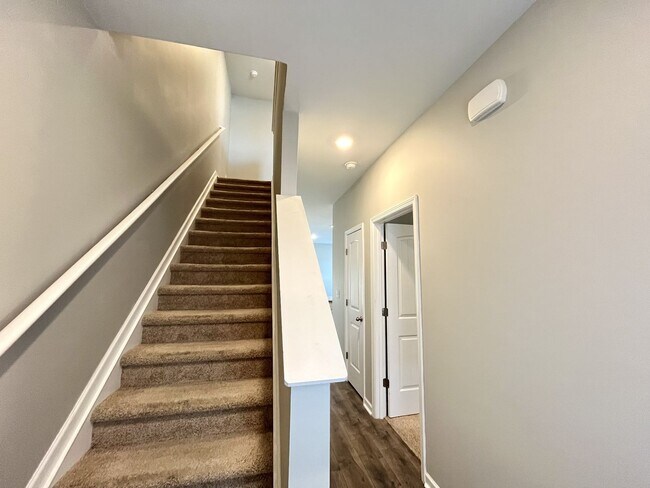 Foto del edificio - COMING SOON! Beautiful Townhome in Columbi...