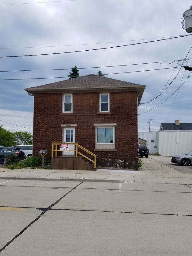 1417 15th St Unit Upper, Two Rivers, WI 54241 - 1417 15th St Two Rivers ...