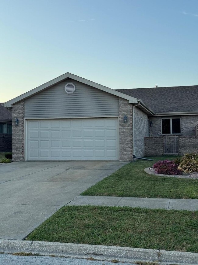 Building Photo - 117 Dartmouth Dr