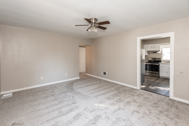 Building Photo - 207 Jefferson Rd