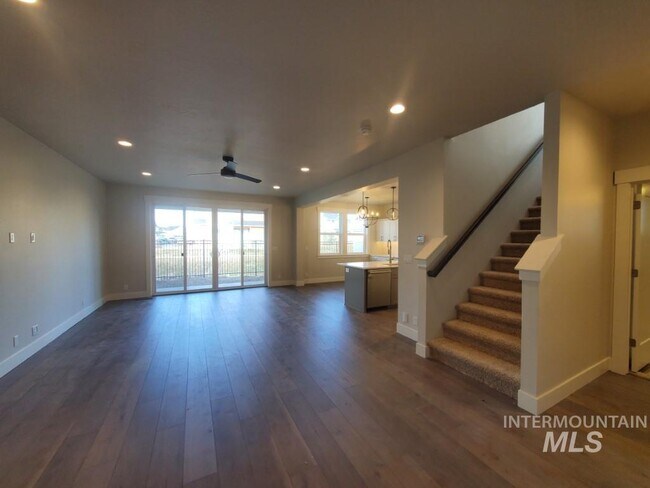 Building Photo - 1772 E Knobcone Dr
