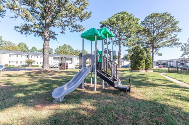Building Photo - Newport Landing Apartments