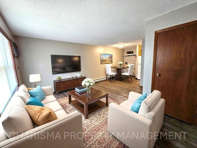 Building Photo - 1 BD, 1 BA WALK IN LEVEL UNIT IN GARRETSON...