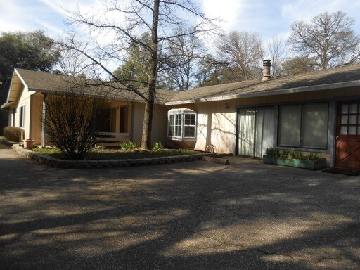 Building Photo - 10260 Combie Rd