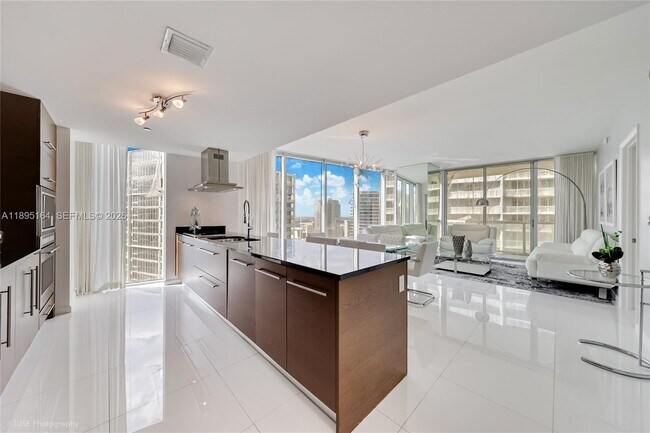 Foto del edificio - 495 Brickell Ave