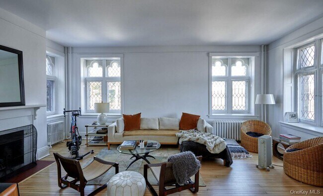 Building Photo - 61 Crows Nest Rd