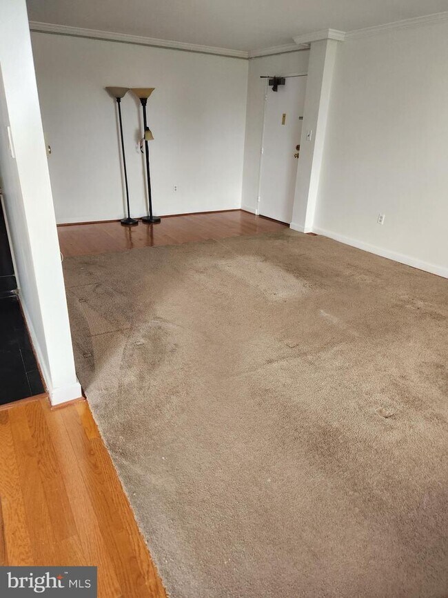 Foto del edificio - 4390 Lorcom Ln