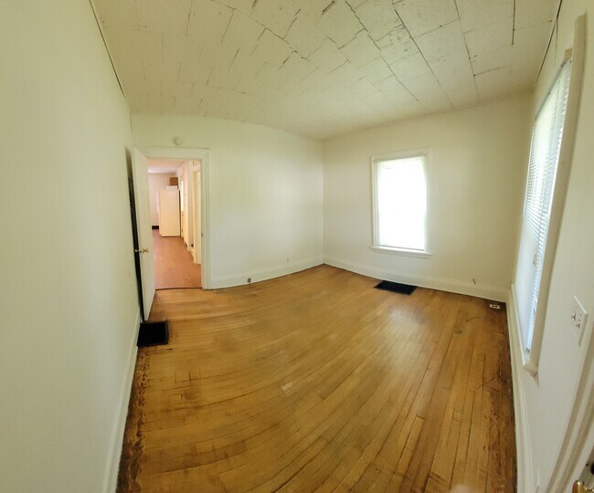 Foto del edificio - 304 S Cottage St