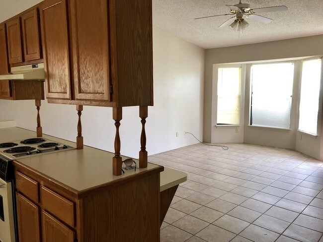 Building Photo - 213 Rockyreef Cir