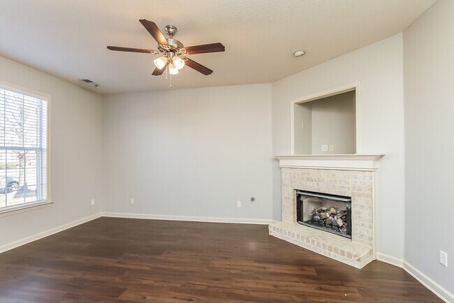 Foto del edificio - 8725 Macon Rd