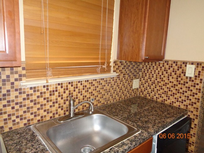 Building Photo - 664 Jennifer Jean Dr