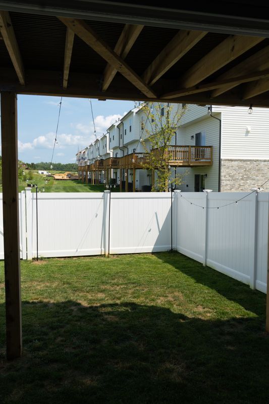 Foto del edificio - 16642 Green Glade Dr