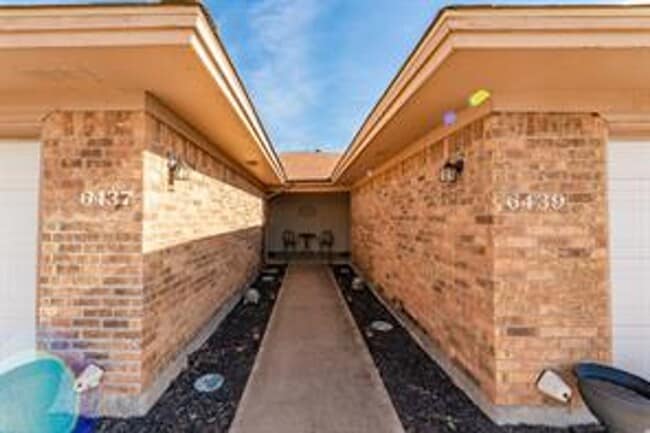 Building Photo - 6437-6439 Brookhaven Trail