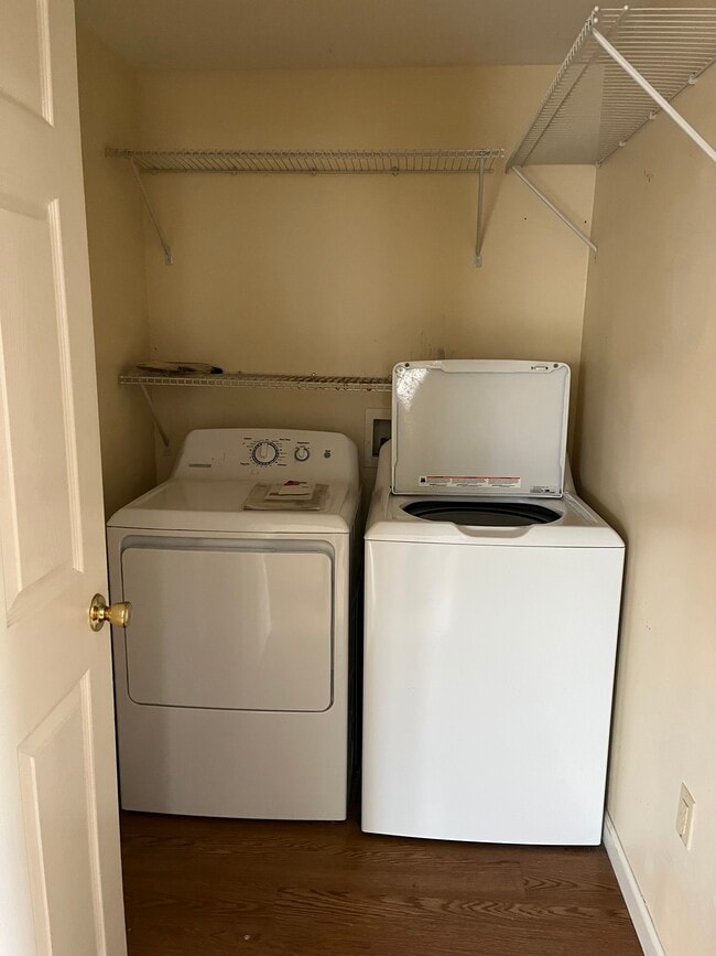 Building Photo - 428 E Front St