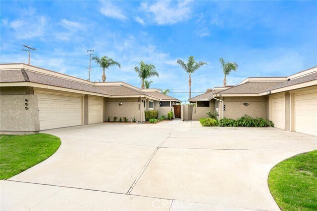 Primary Photo - 834 E Fairway Dr
