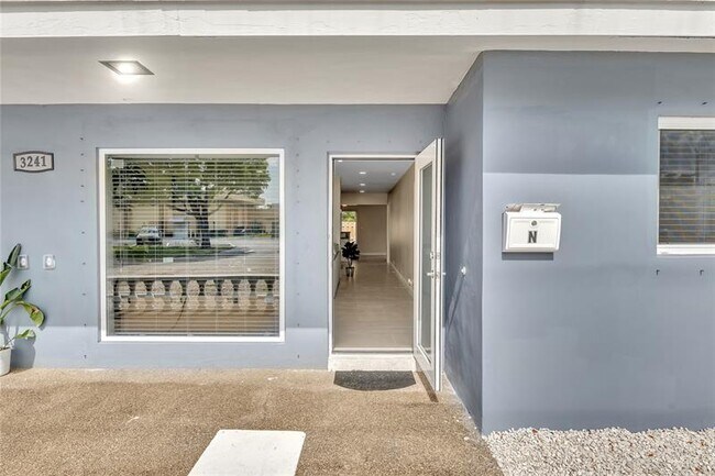 Foto del edificio - 3241 NE 17th Ave