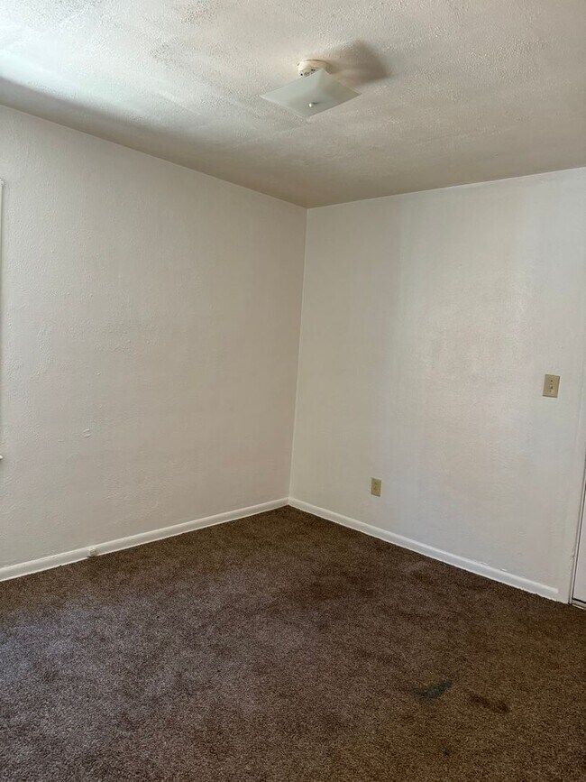 Building Photo - 3641 INGLESIDE