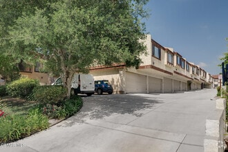 Building Photo - 5321 Colodny Dr