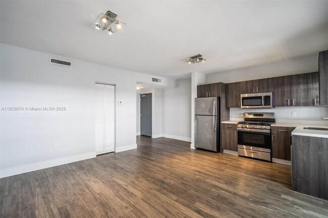 Building Photo - 331 85th St