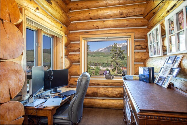 Foto del edificio - 545 Tanglewood Ln