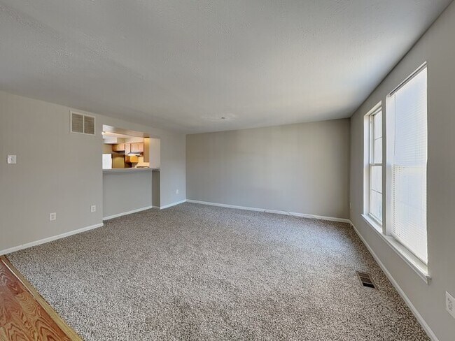 Foto del edificio - 7107 Pahls Farm Way