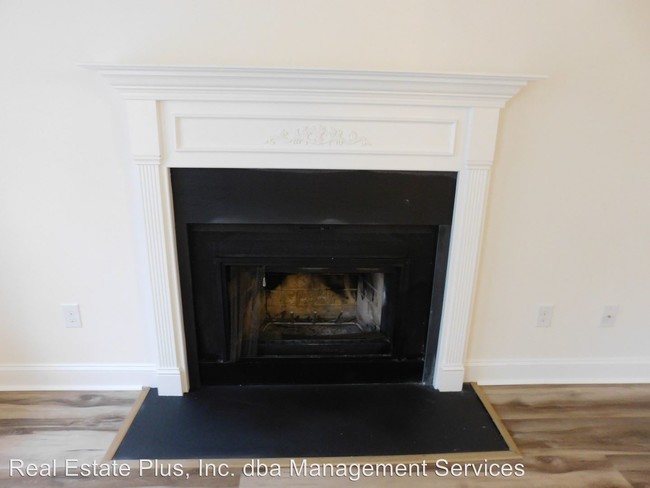 Building Photo - 2 br, 1 bath Apartment - 1530 College Way