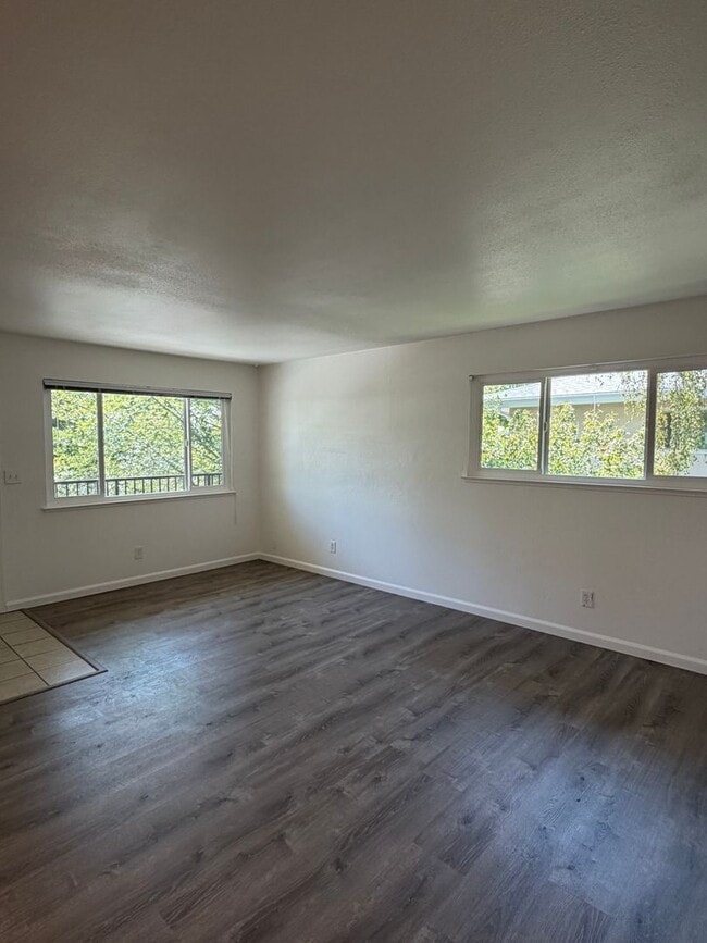 Building Photo - 6516 Bremen Dr