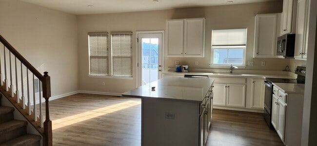 Kitchen and Dining Room - 3003 Olivetre Dr