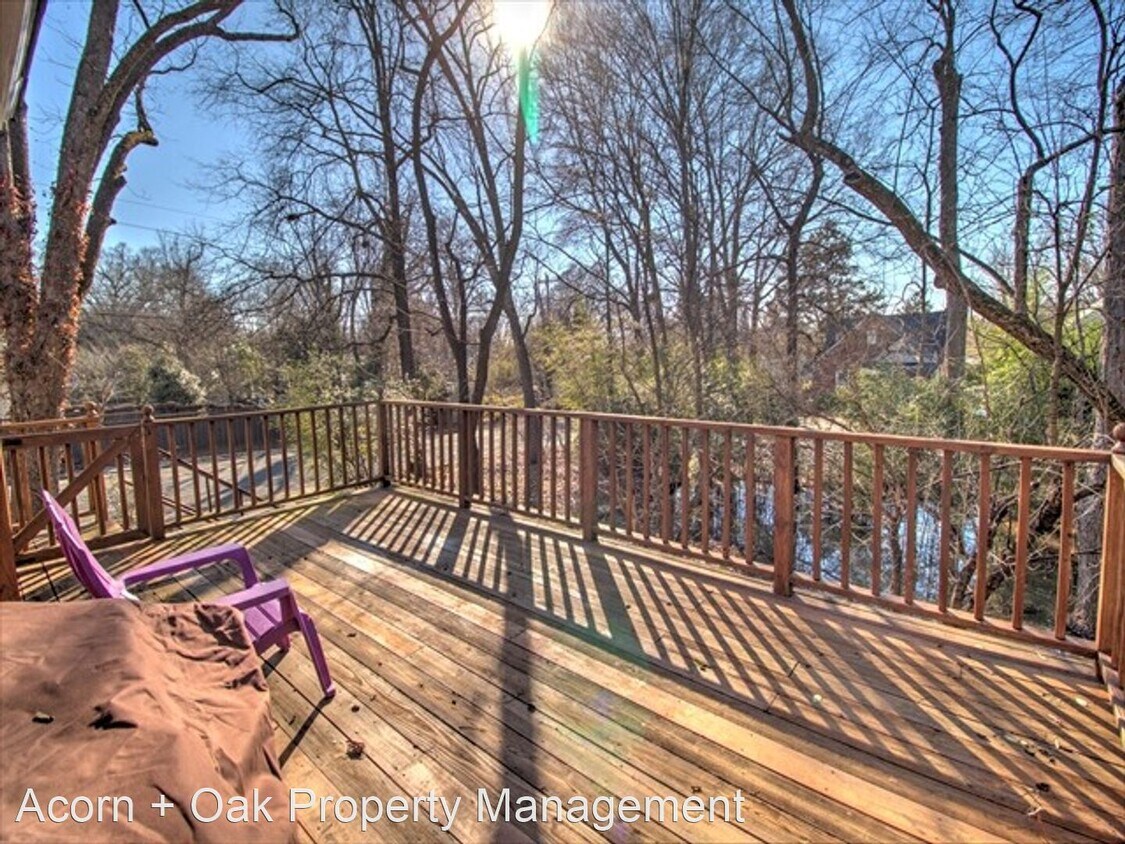 Primary Photo - 2 br, 2 bath House - 916 Shepherd St.