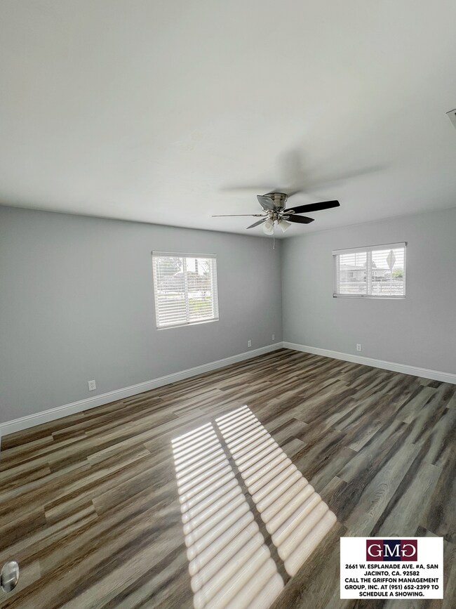 Foto del edificio - 3 Bedroom, 2 Bathroom House w/ Bonus Rooms...