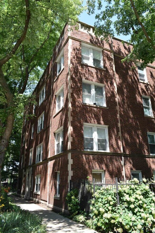 Foto del edificio - 7303 N Wolcott Ave