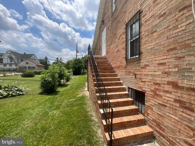 Building Photo - 4009 Elderon Ave