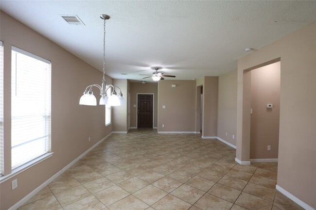 Building Photo - 907 Aft Valley Dr