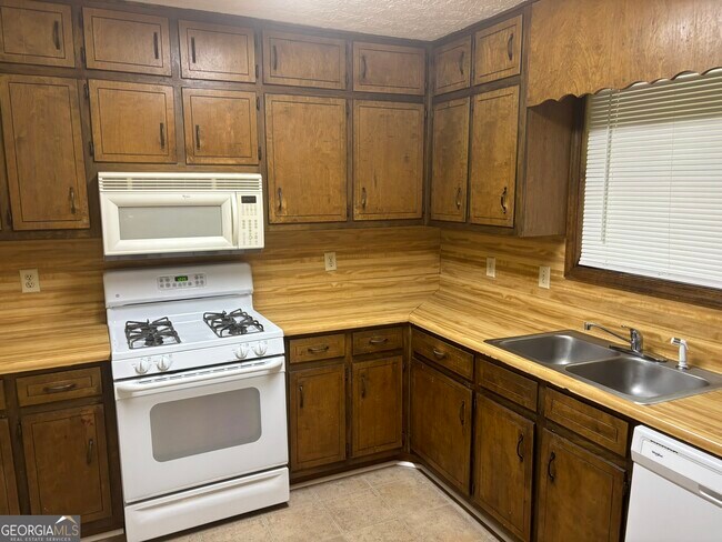 Building Photo - 255 Handley Ct